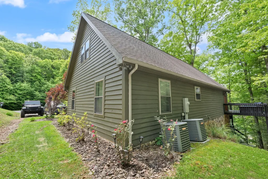 316 Wood View Drive East Bernstadt KY 40729