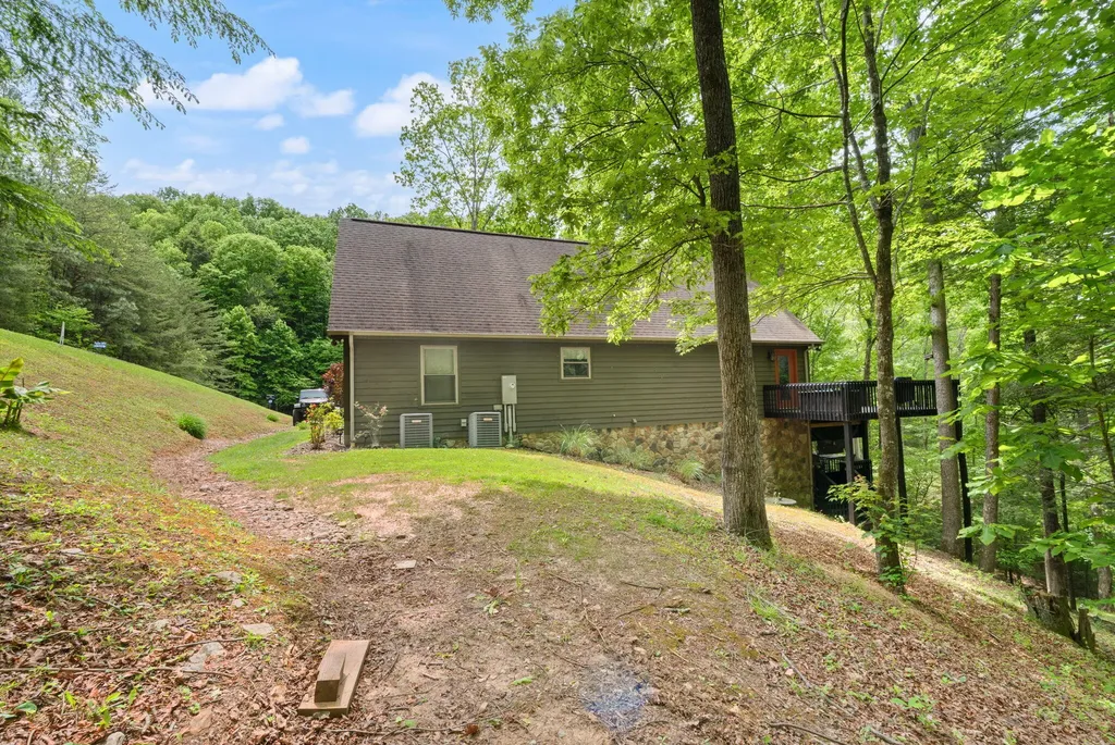316 Wood View Drive East Bernstadt KY 40729