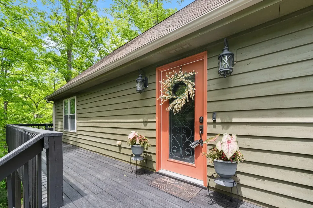 316 Wood View Drive East Bernstadt KY 40729