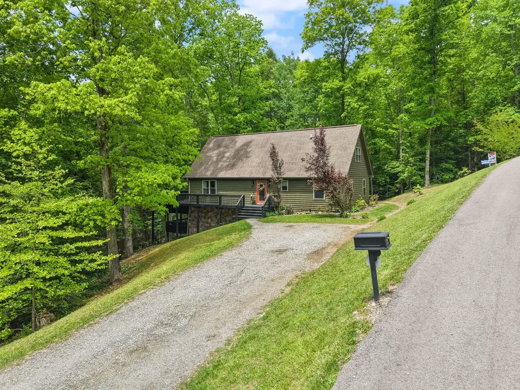 316 Wood View Drive East Bernstadt KY 40729