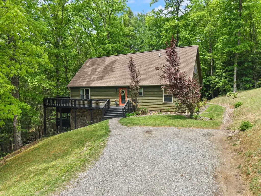 316 Wood View Drive East Bernstadt KY 40729
