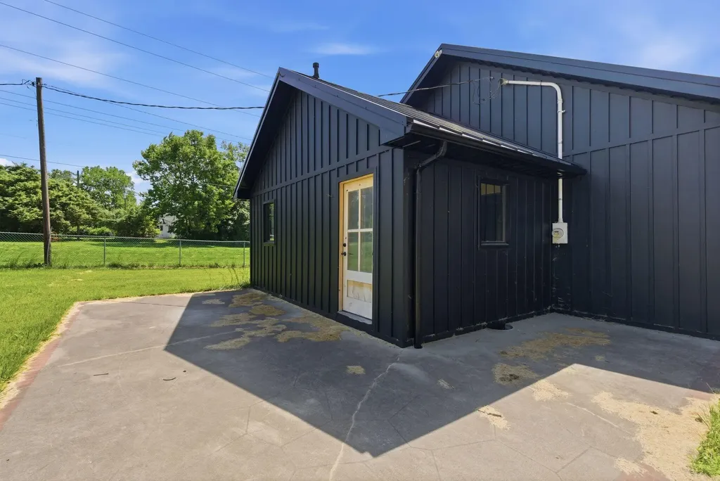 195 Bethlehem Road Paris KY 40361