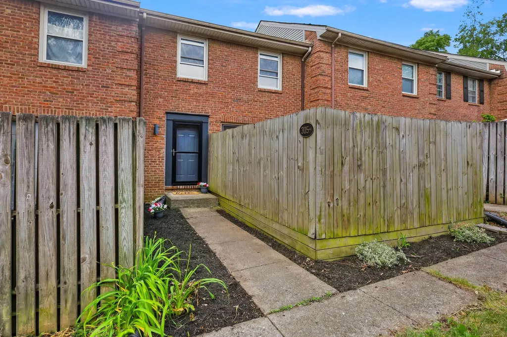 305 Bainbridge Drive Lexington KY 40509