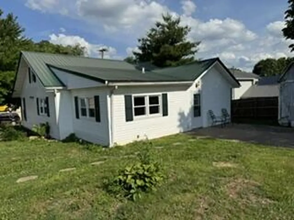 1985 Thatchers Mill Road Paris KY 40361