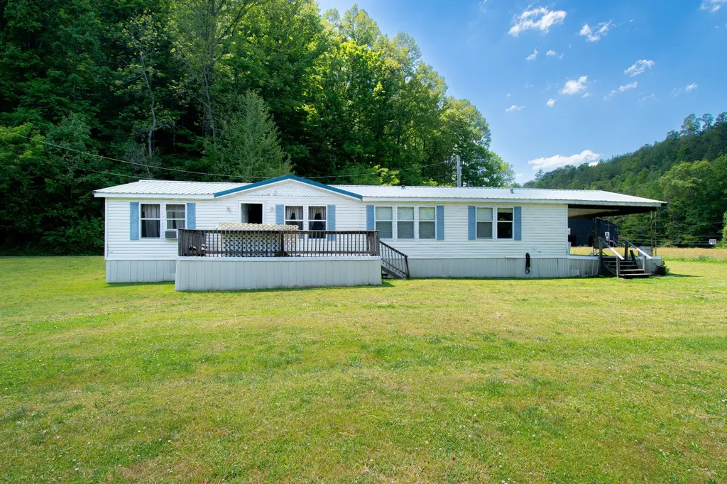 153 R Vancleve Road Campton KY 41301