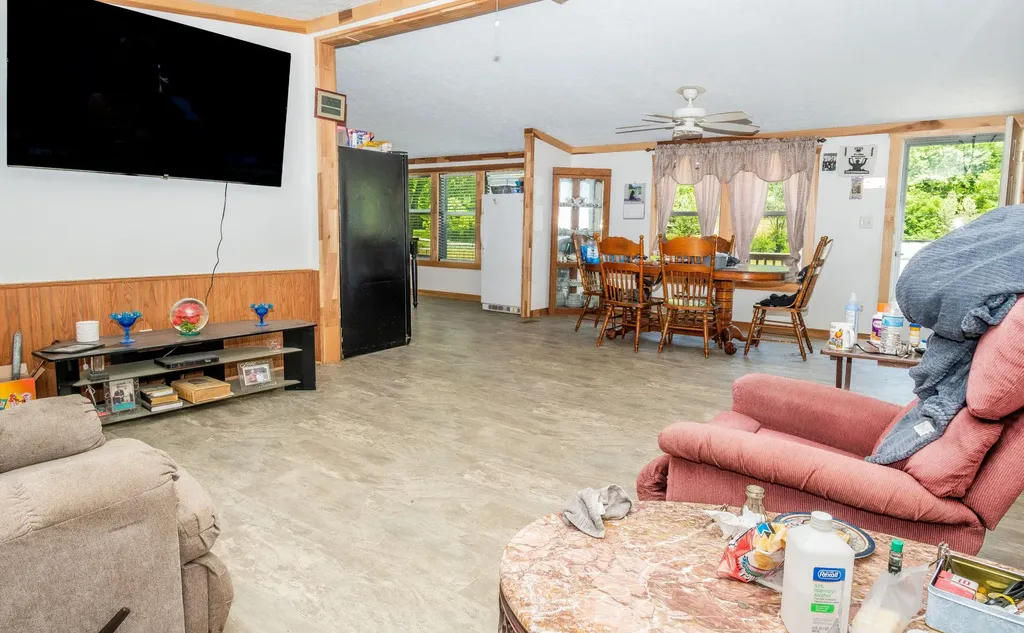 153 R Vancleve Road Campton KY 41301