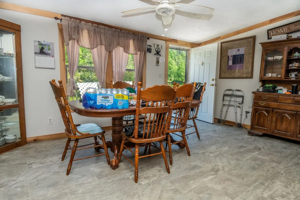 153 R Vancleve Road Campton KY 41301