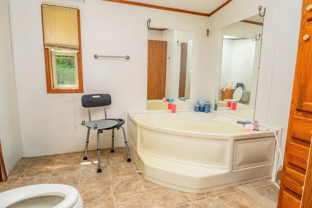 153 R Vancleve Road Campton KY 41301