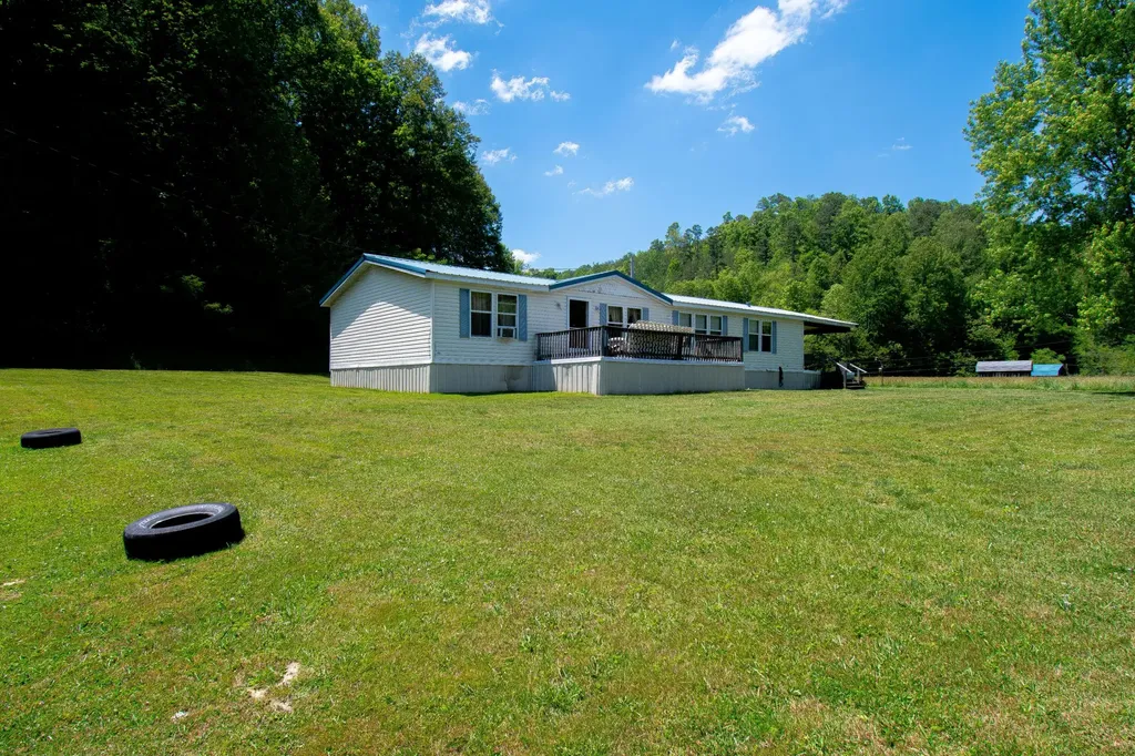 153 R Vancleve Road Campton KY 41301
