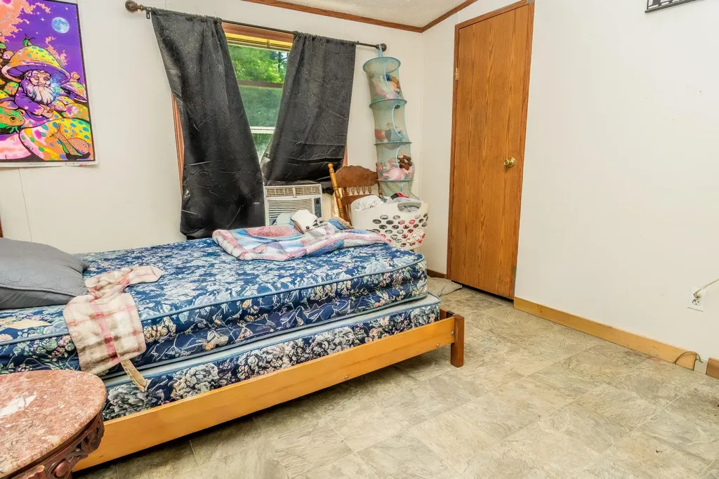 153 R Vancleve Road Campton KY 41301