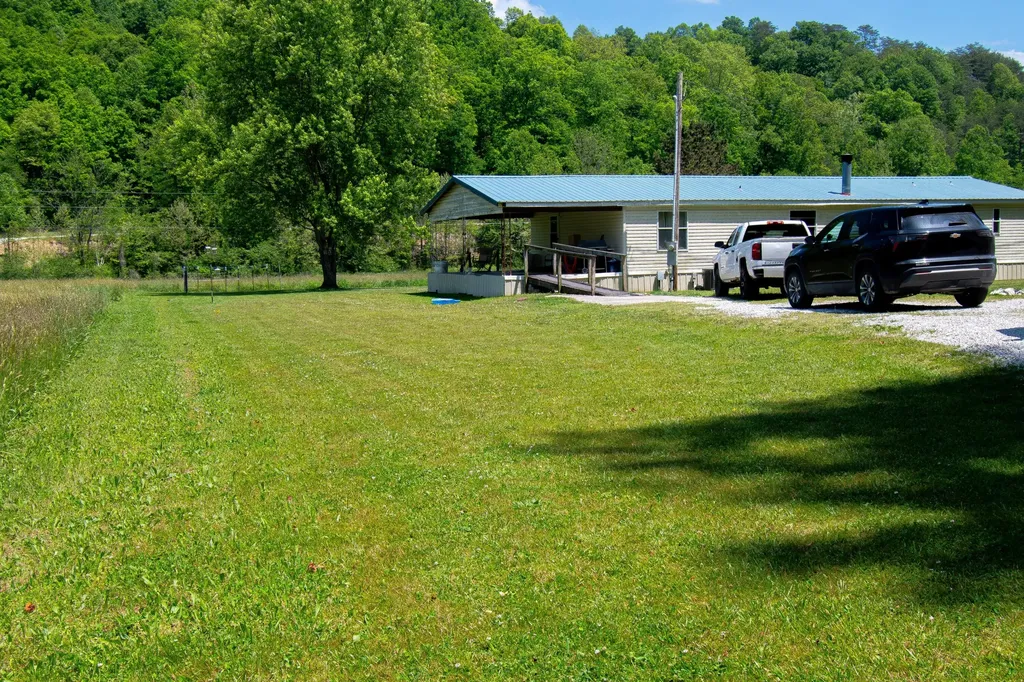 153 R Vancleve Road Campton KY 41301