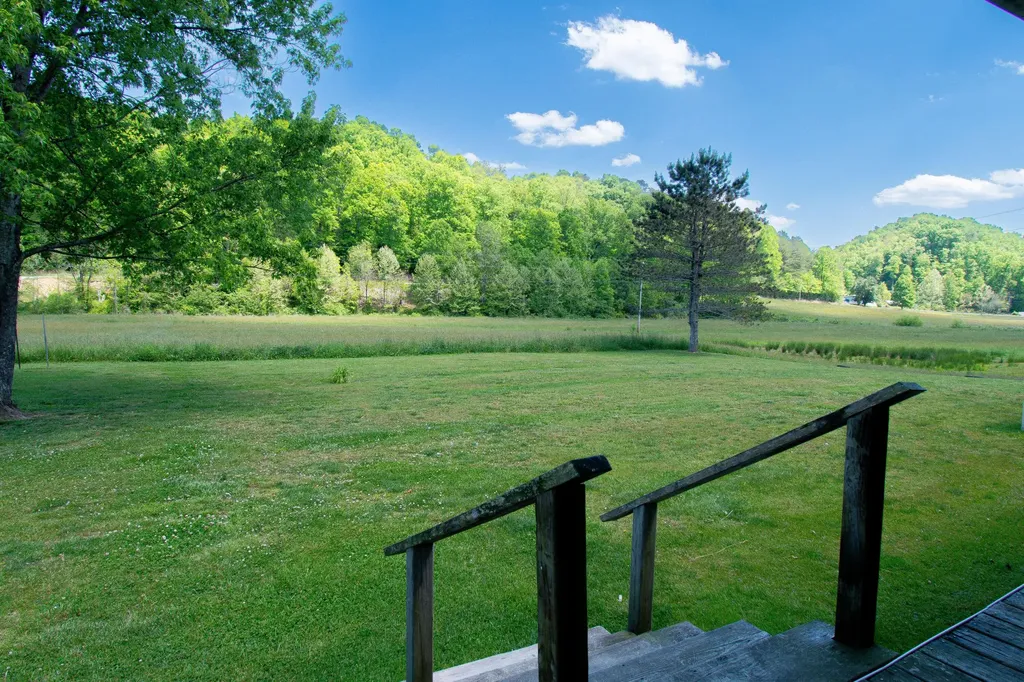 153 R Vancleve Road Campton KY 41301