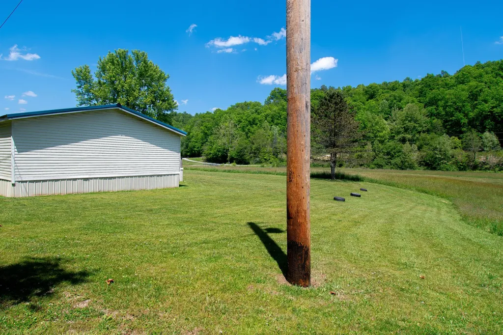 153 R Vancleve Road Campton KY 41301