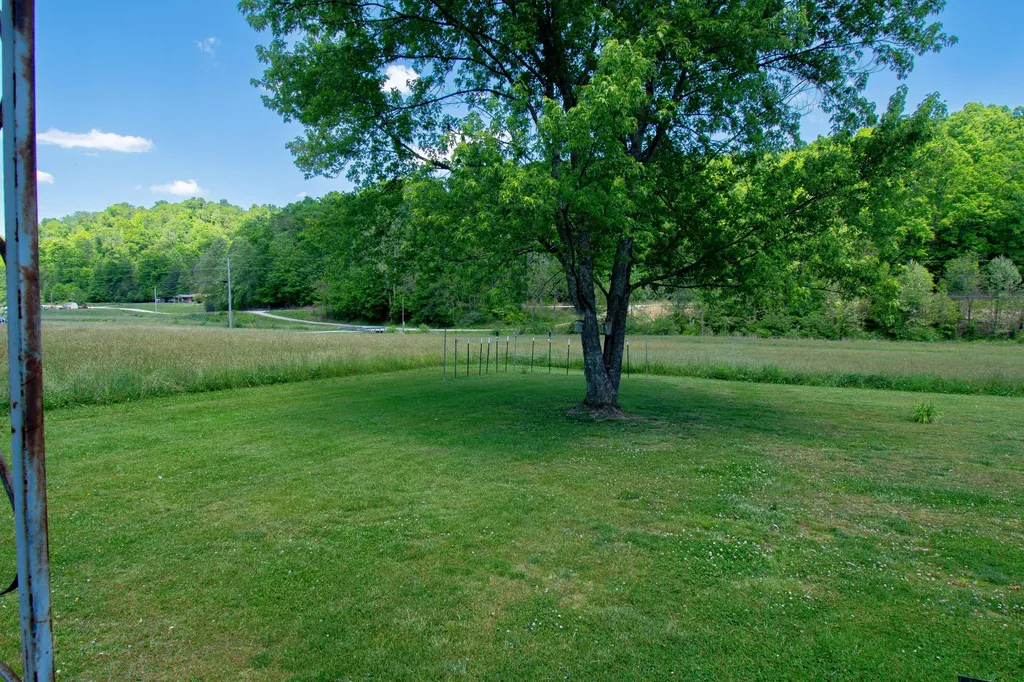 153 R Vancleve Road Campton KY 41301