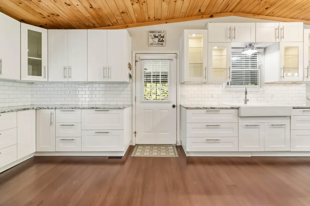 1597 Fisherman Cove Road London KY 40741