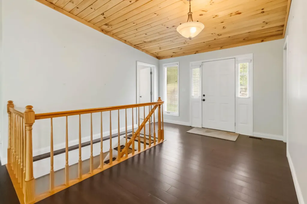 1597 Fisherman Cove Road London KY 40741