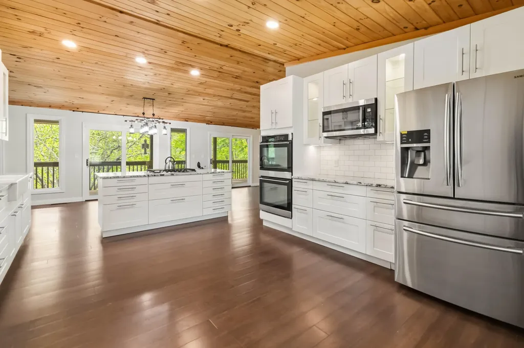 1597 Fisherman Cove Road London KY 40741