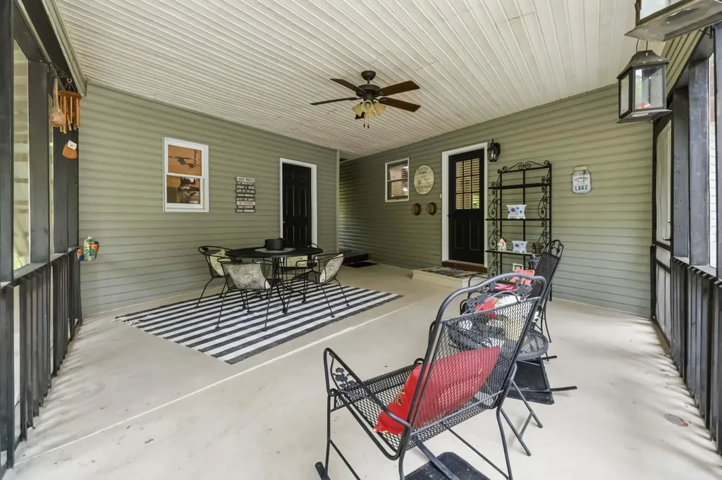 1597 Fisherman Cove Road London KY 40741