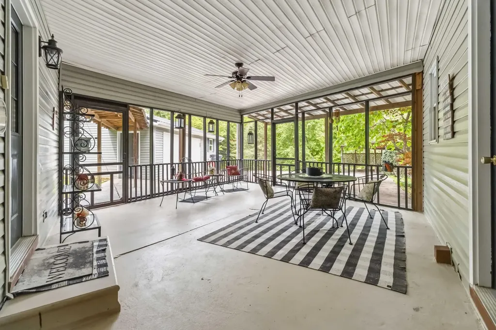 1597 Fisherman Cove Road London KY 40741