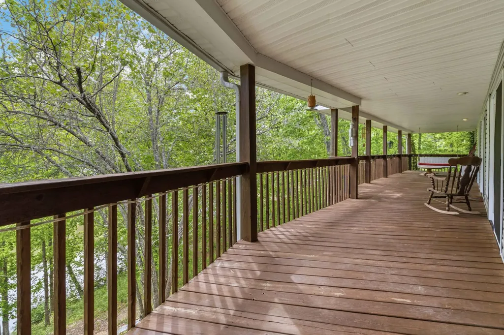 1597 Fisherman Cove Road London KY 40741
