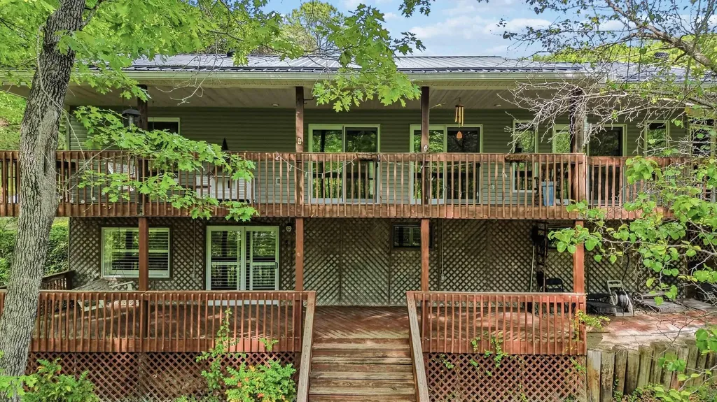 1597 Fisherman Cove Road London KY 40741
