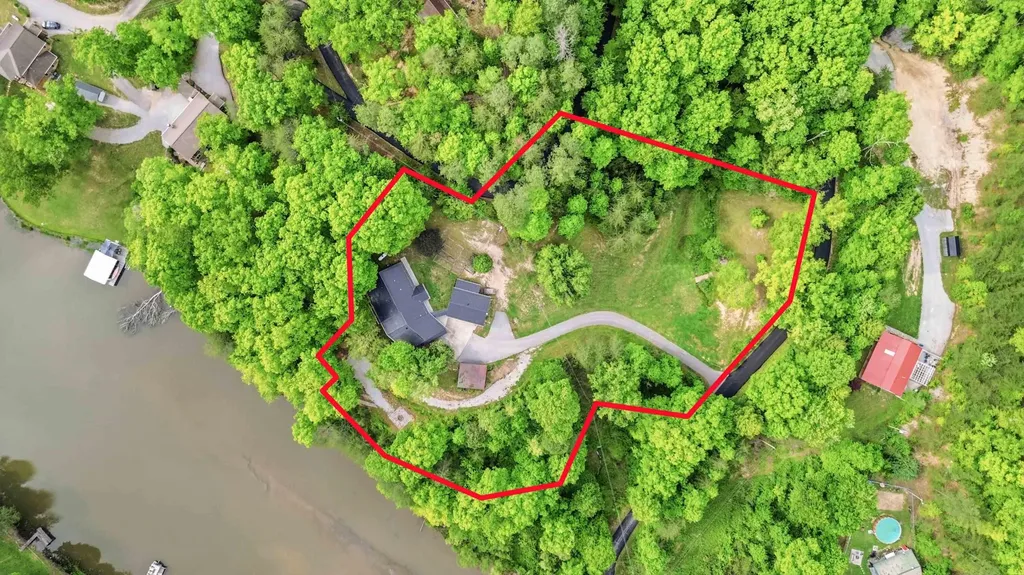 1597 Fisherman Cove Road London KY 40741