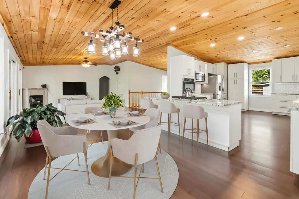 1597 Fisherman Cove Road London KY 40741