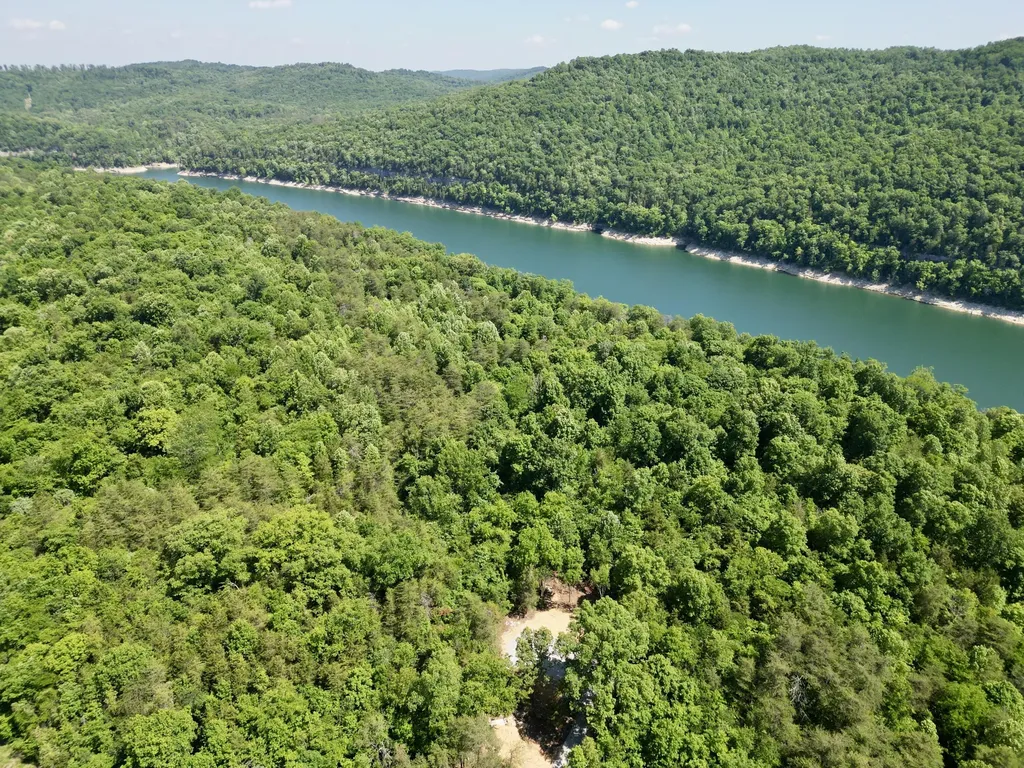 Lot 14 Buck Tail Drive Burnside KY 42519