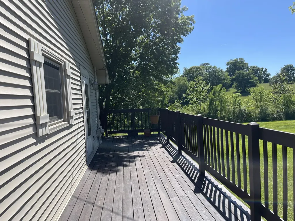 561 Old Whitley Road London KY 40744