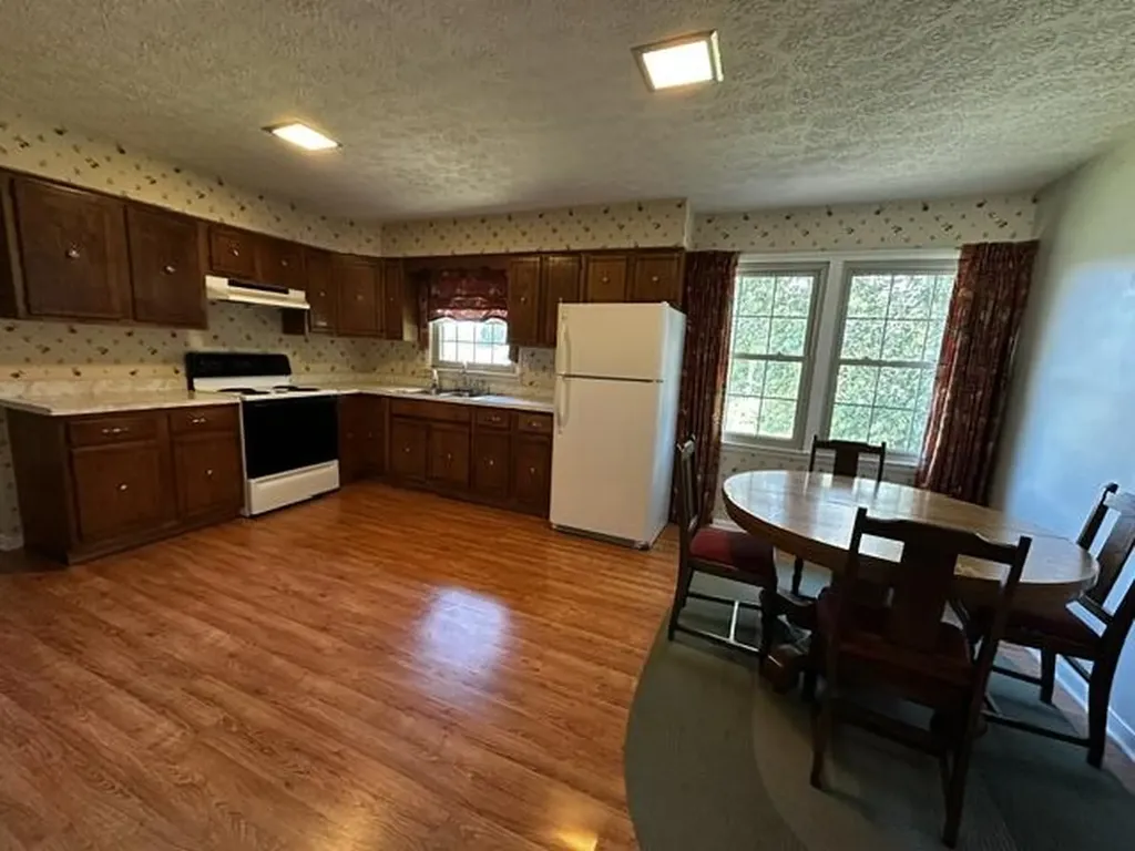 561 Old Whitley Road London KY 40744