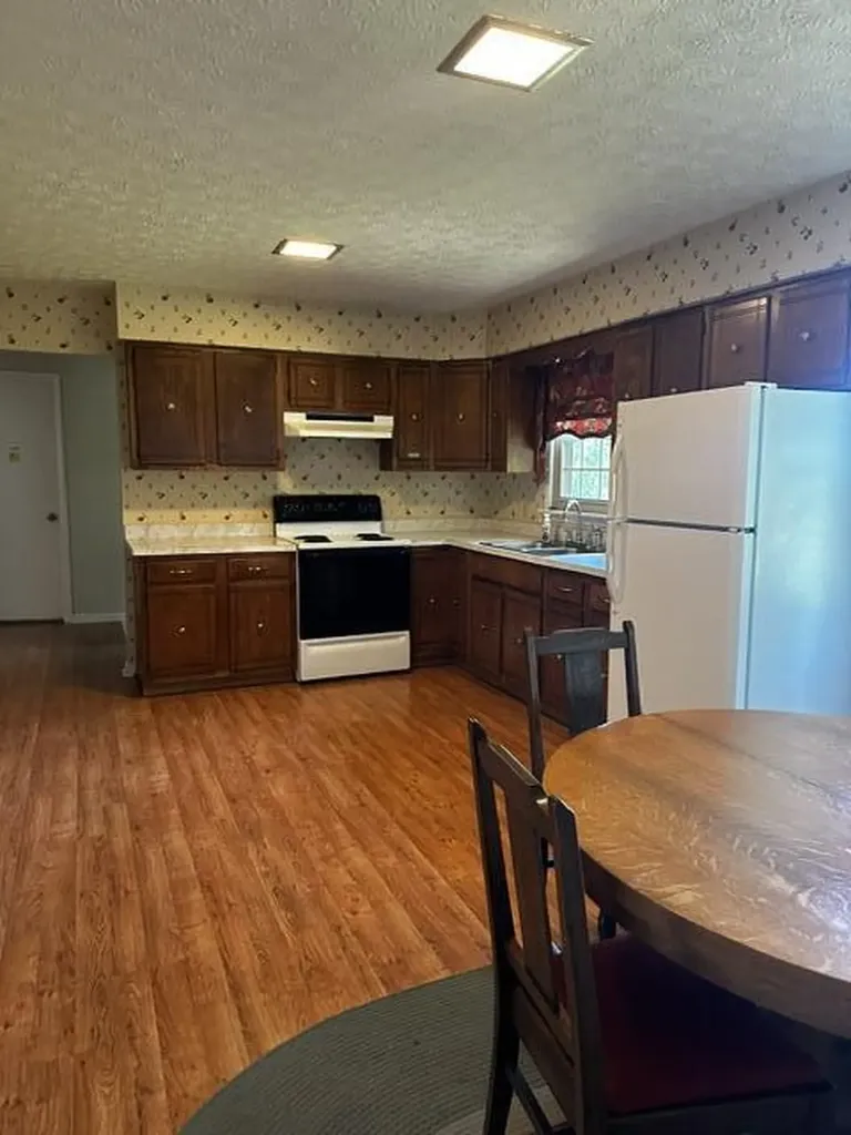 561 Old Whitley Road London KY 40744
