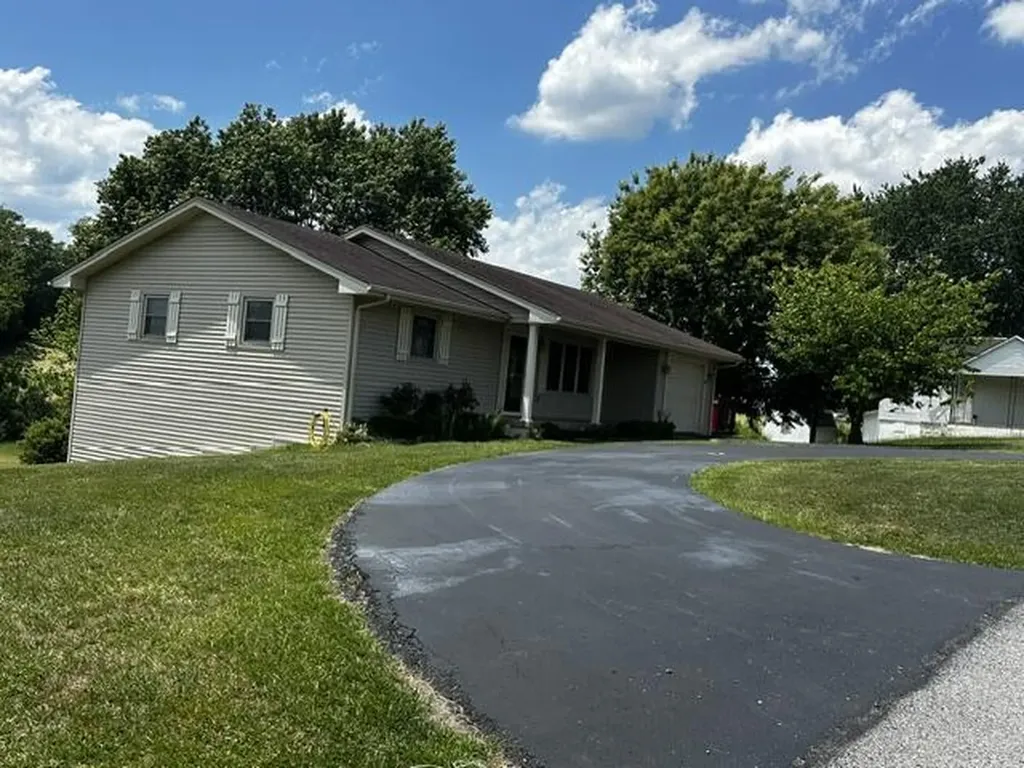 561 Old Whitley Road London KY 40744