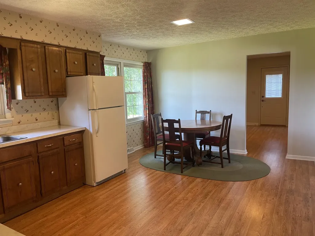 561 Old Whitley Road London KY 40744