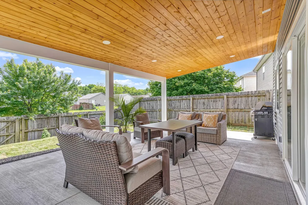 136 Baybrook Circle Nicholasville KY 40356