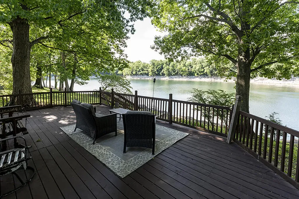 392 Lakeview Point Road Harrodsburg KY 40330