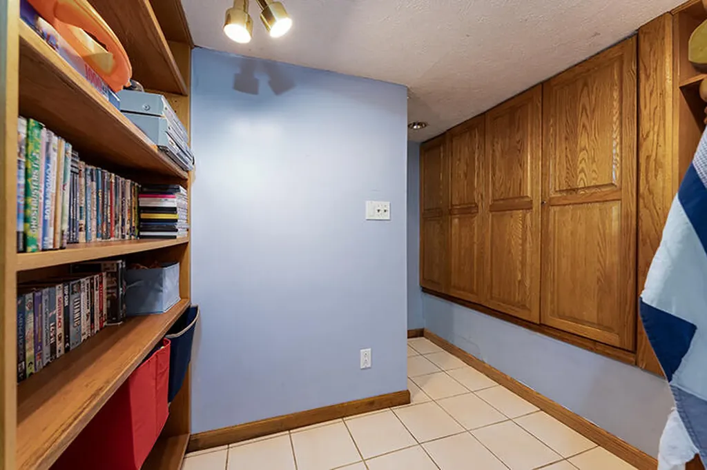 392 Lakeview Point Road Harrodsburg KY 40330