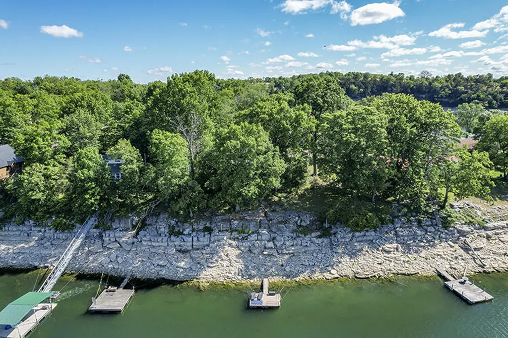 392 Lakeview Point Road Harrodsburg KY 40330