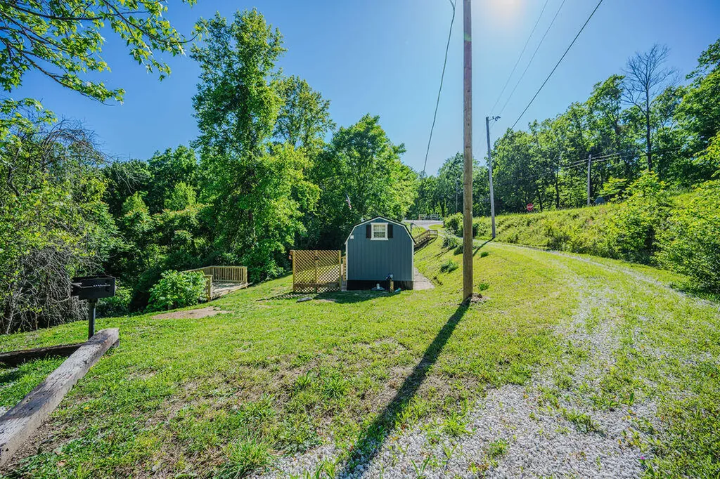 22 Randa Smith Road Beattyville KY 41311
