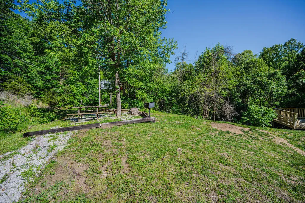 22 Randa Smith Road Beattyville KY 41311