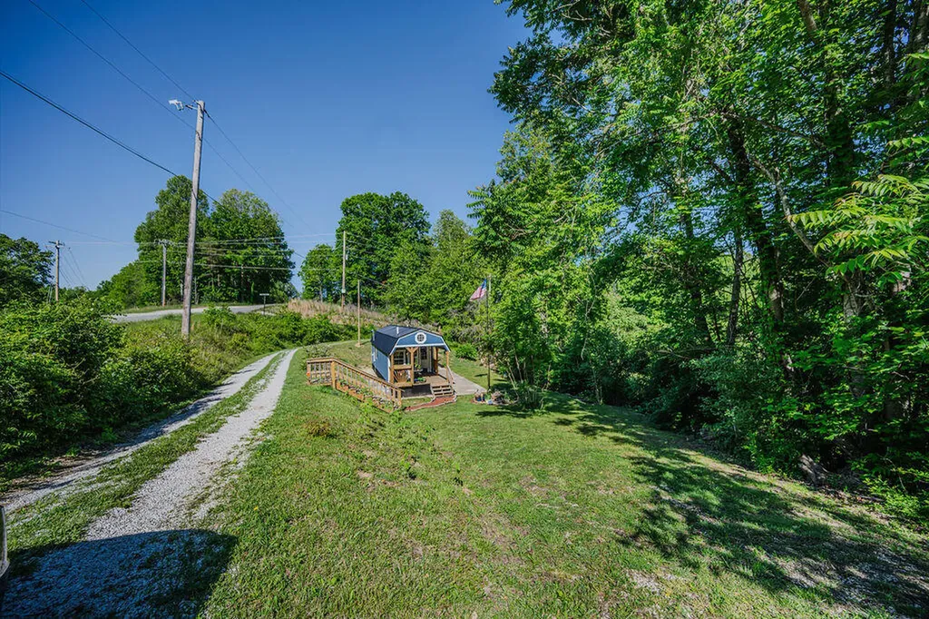 22 Randa Smith Road Beattyville KY 41311