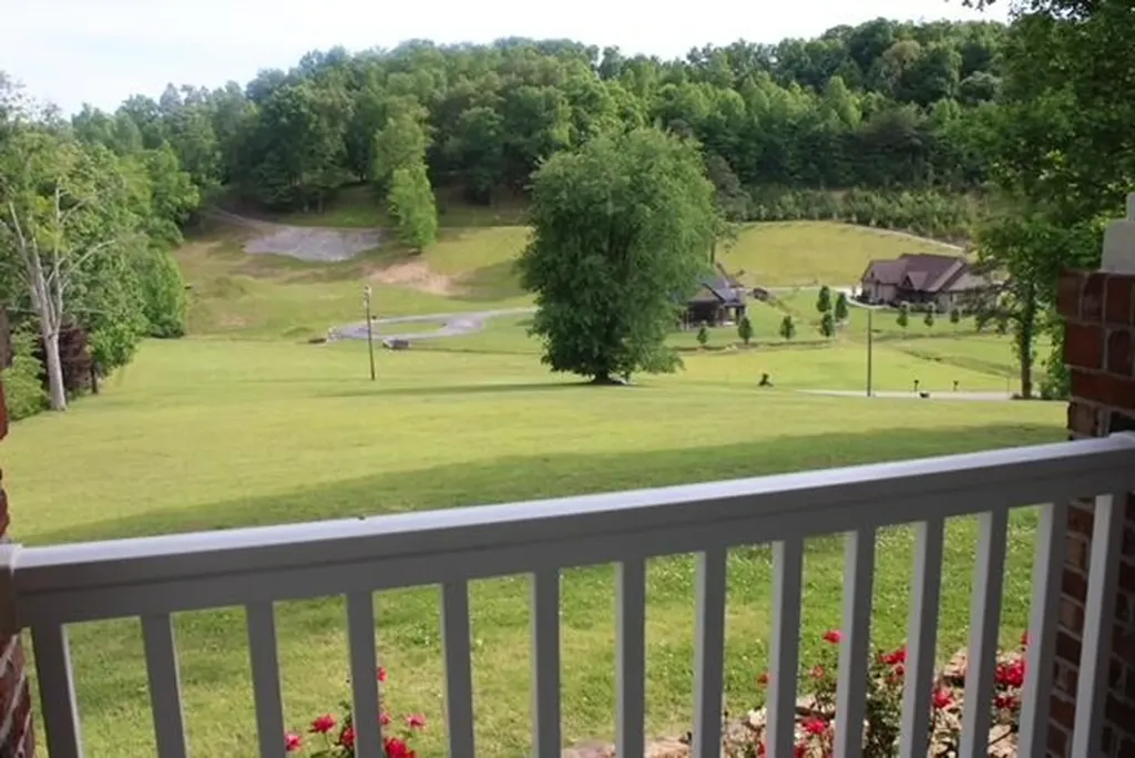 80 Seven Oaks Corbin KY 40701