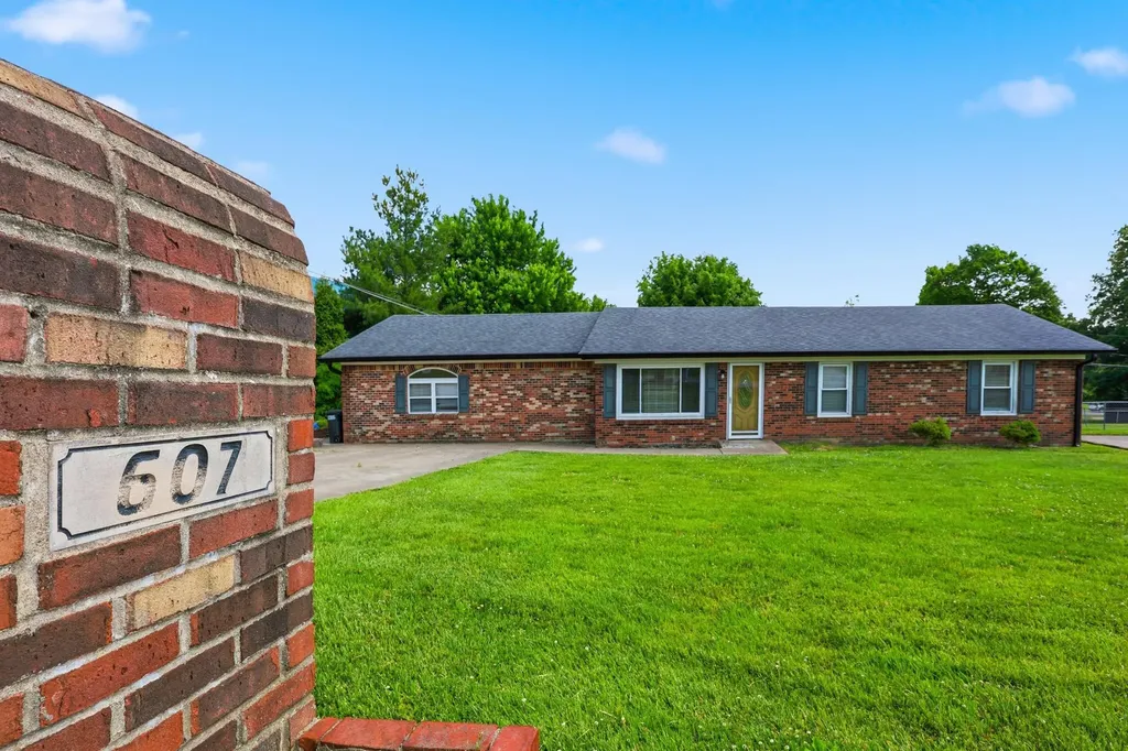 607 Keeneland Drive Bardstown KY 40004