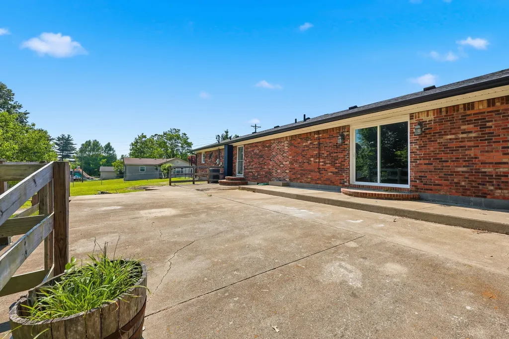 607 Keeneland Drive Bardstown KY 40004