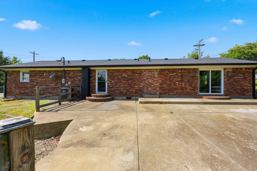 607 Keeneland Drive Bardstown KY 40004