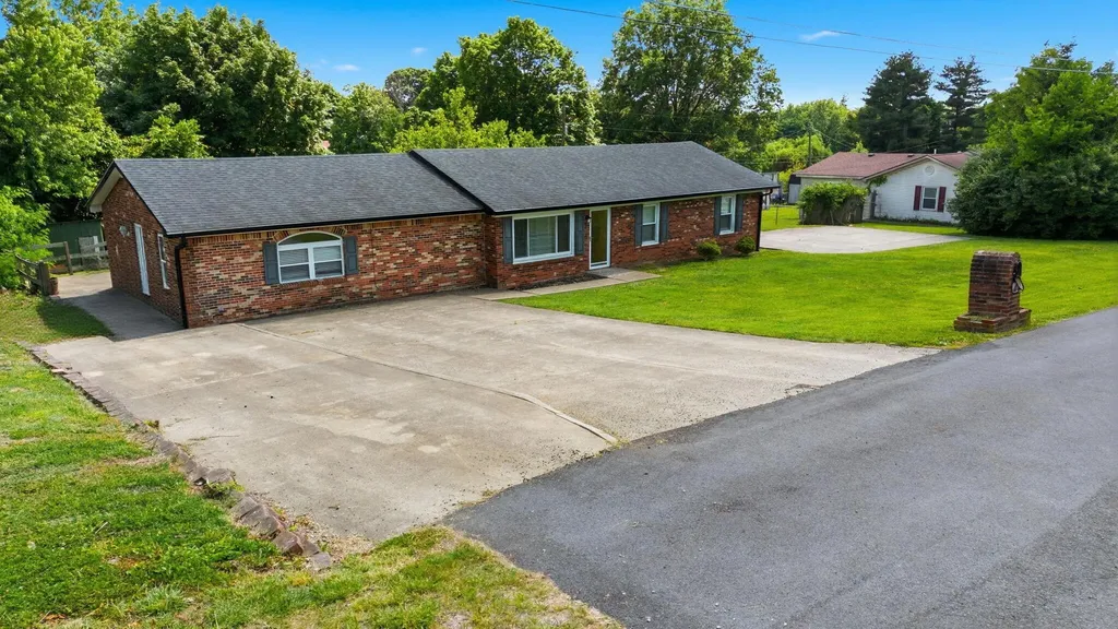 607 Keeneland Drive Bardstown KY 40004