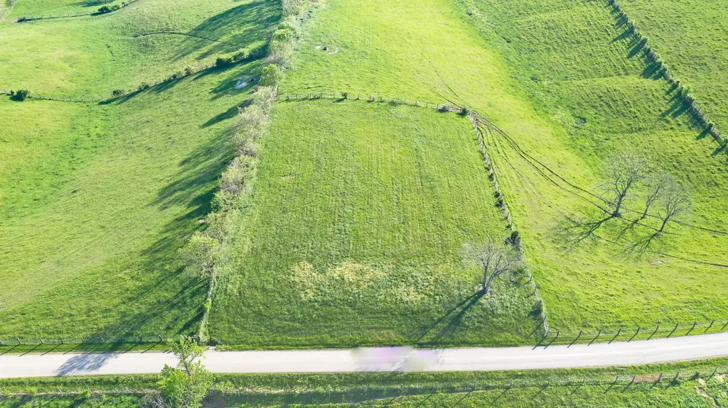 1 Gillispie Road Paris KY 40361