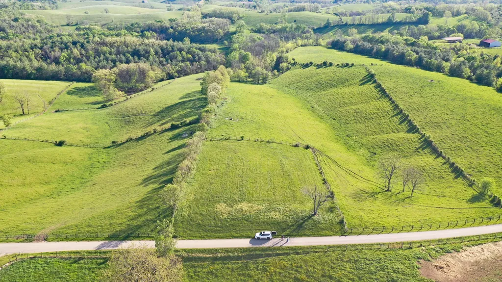 1 Gillispie Road Paris KY 40361