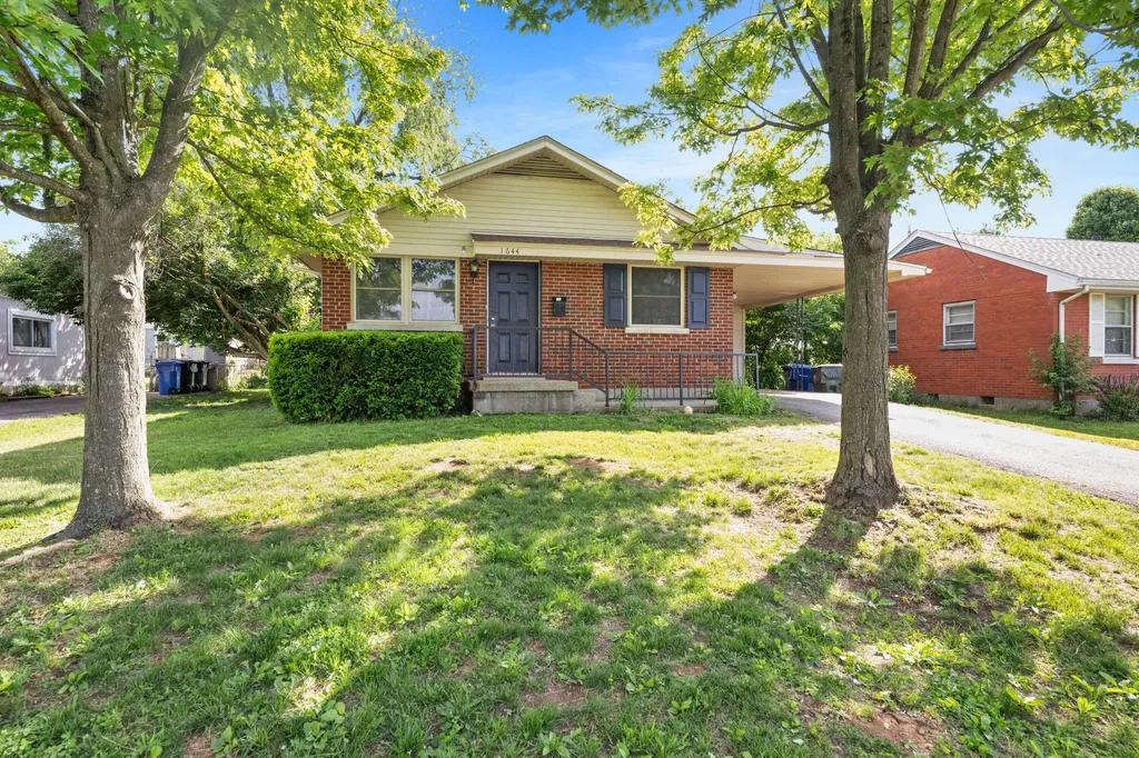 1644 Brittany Lane Lexington KY 40504