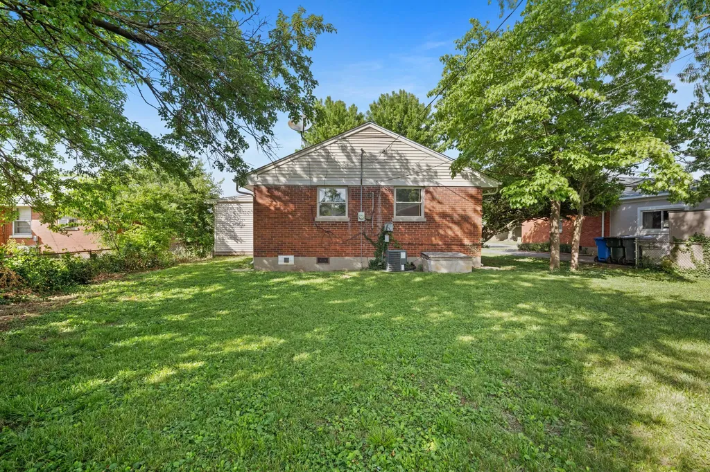 1644 Brittany Lane Lexington KY 40504