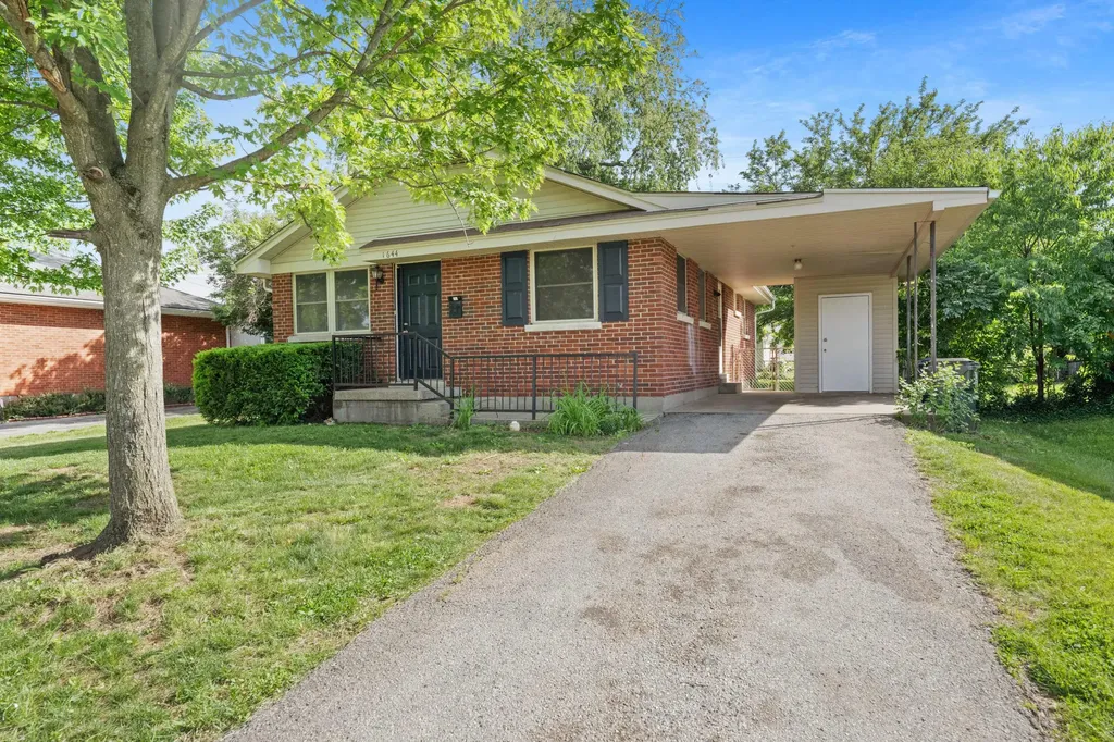 1644 Brittany Lane Lexington KY 40504